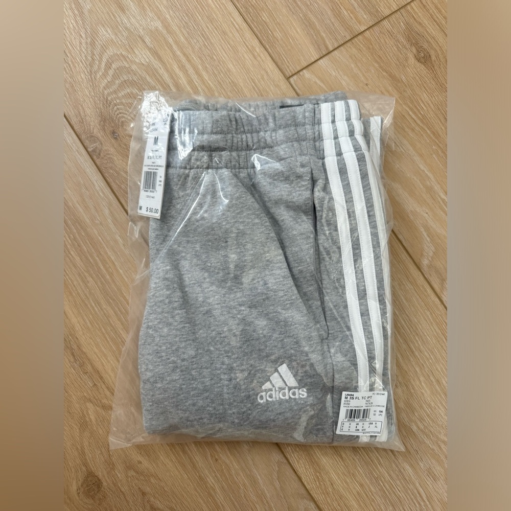 ADIDAS ESSENTIALS FLEECE 3-STRIPES TAPERED CUFF PANTS SZ MEDIUM